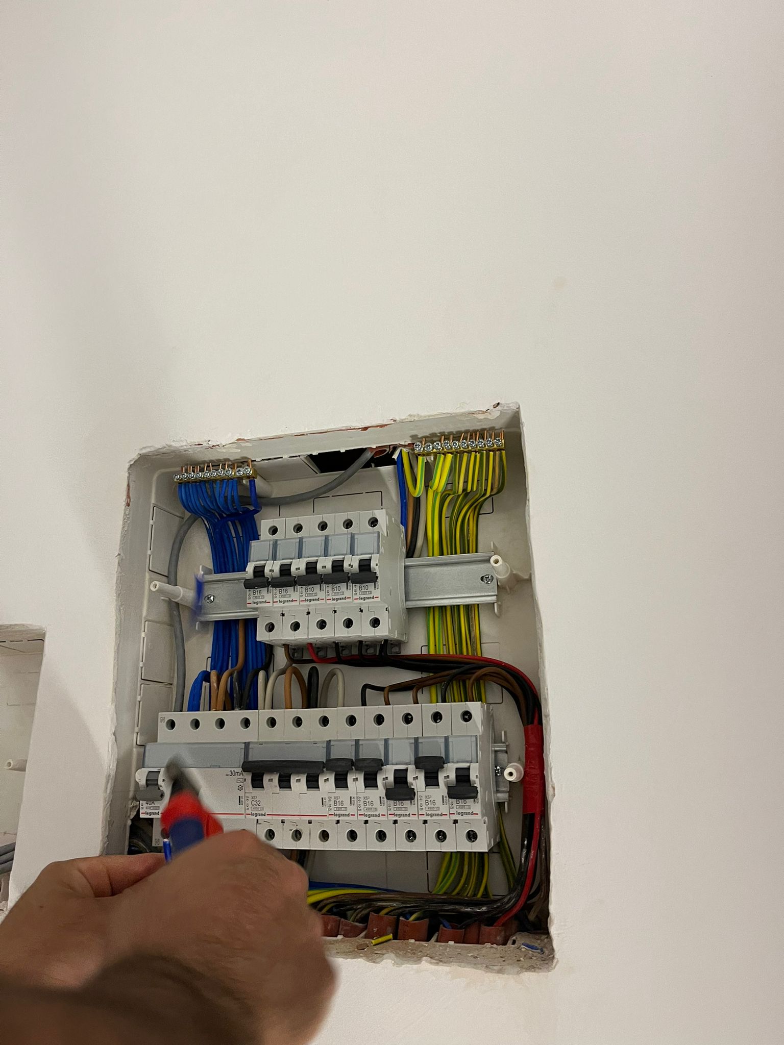 Sarıyer Elektrikçi | 7/24 Acil Servis